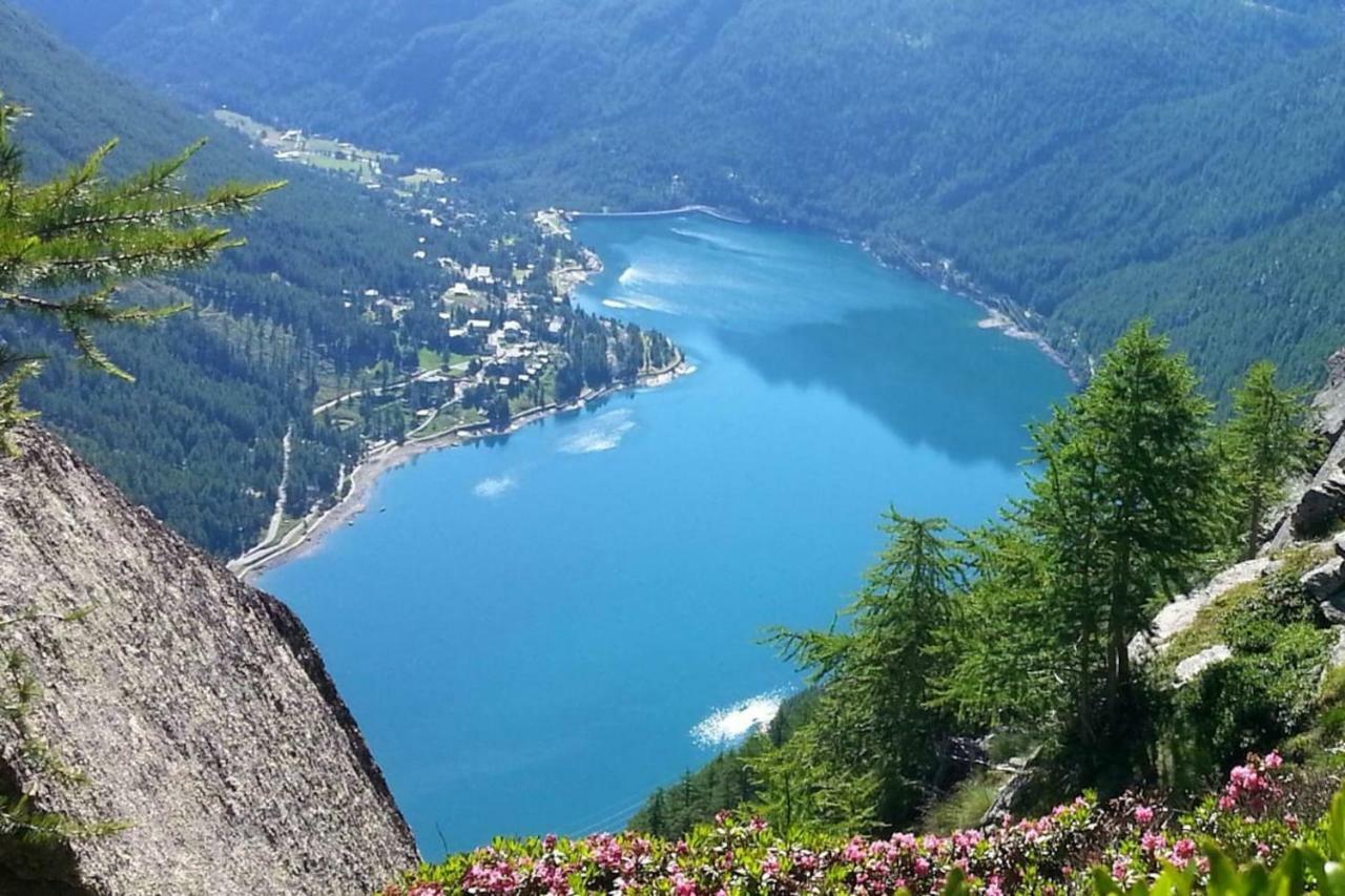 Bilocale A Due Passi Dal Gran Paradiso Locana Luaran gambar